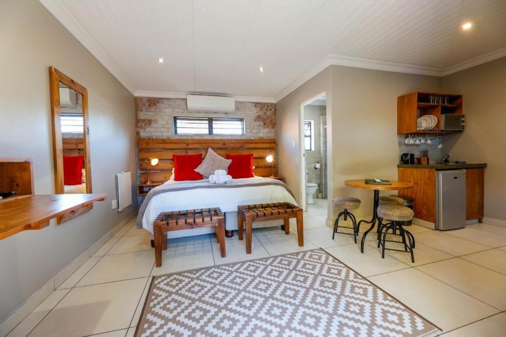 Touching Senses Garden Cottages Bloemfontein Buitenkant foto