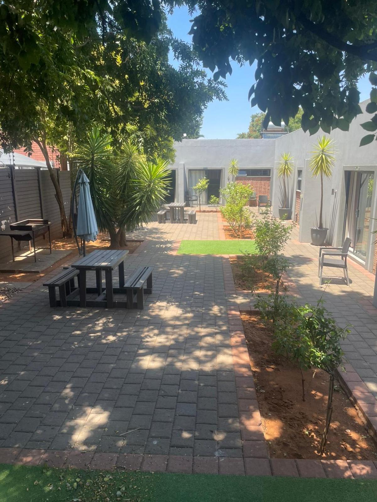 Touching Senses Garden Cottages Bloemfontein Buitenkant foto