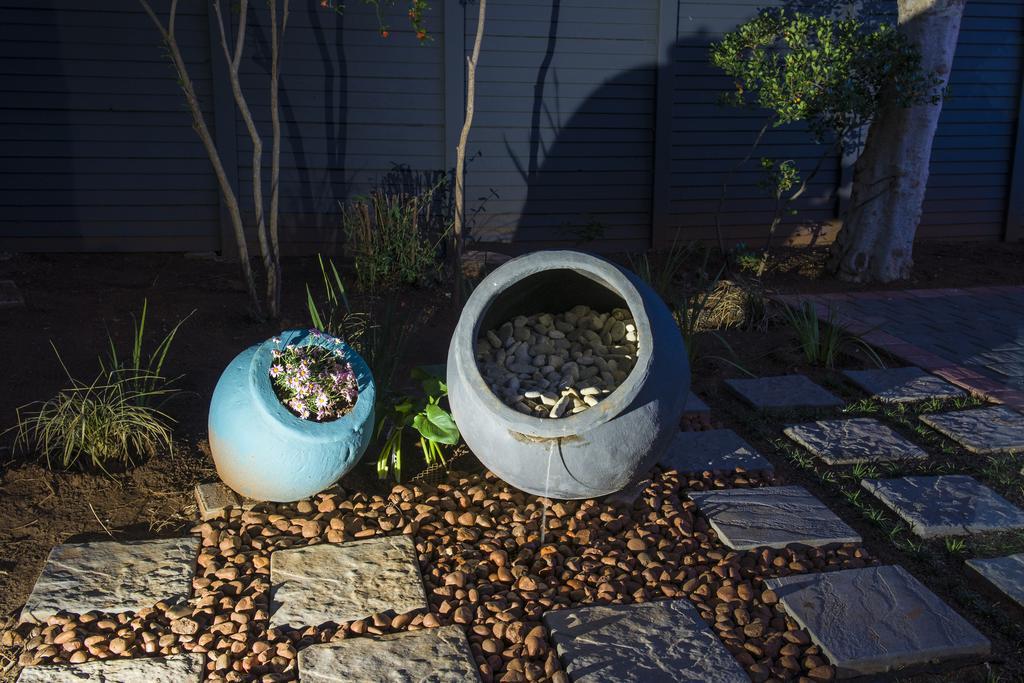 Touching Senses Garden Cottages Bloemfontein Buitenkant foto