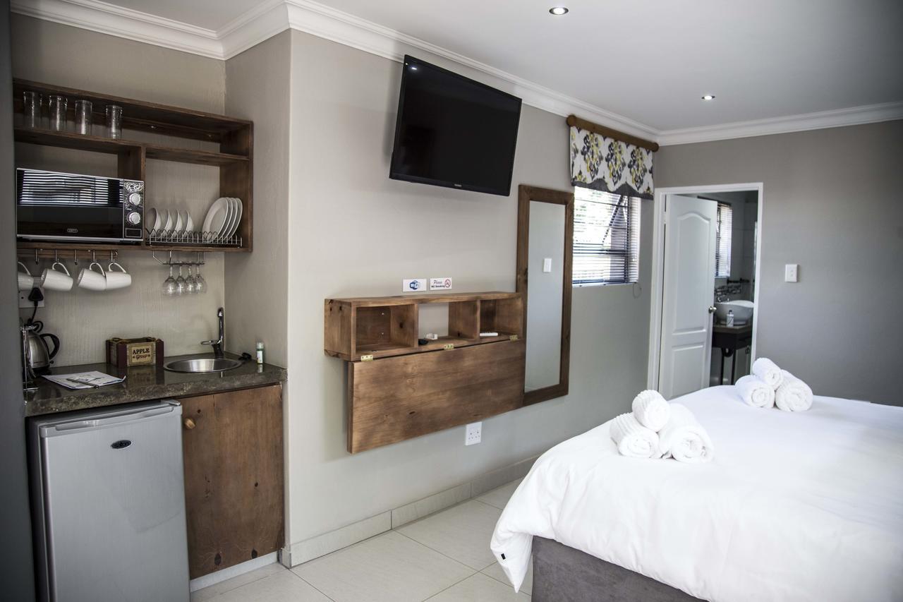 Touching Senses Garden Cottages Bloemfontein Buitenkant foto