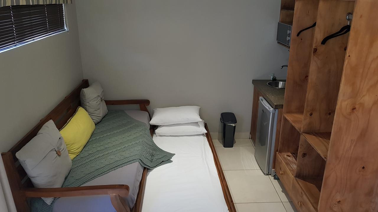 Touching Senses Garden Cottages Bloemfontein Buitenkant foto