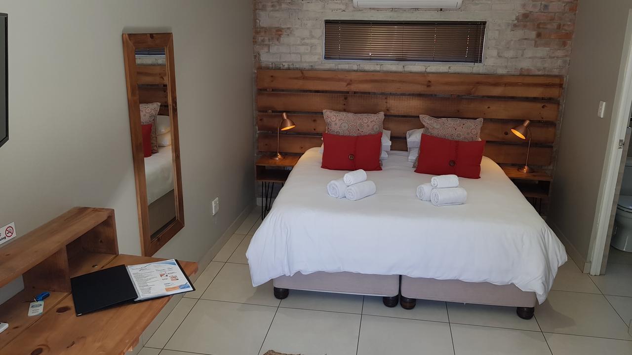 Touching Senses Garden Cottages Bloemfontein Buitenkant foto